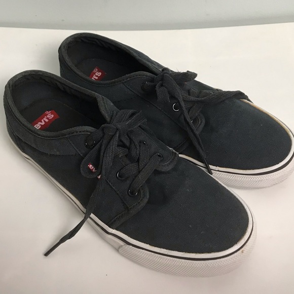 🍄 Men’s Levi’s Shoes. Size 7.5